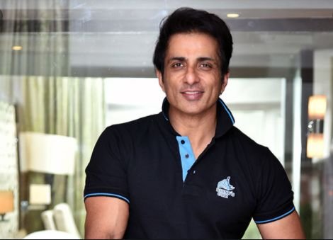 Sonu Sood rescues an accident-met 19-year-old young boy