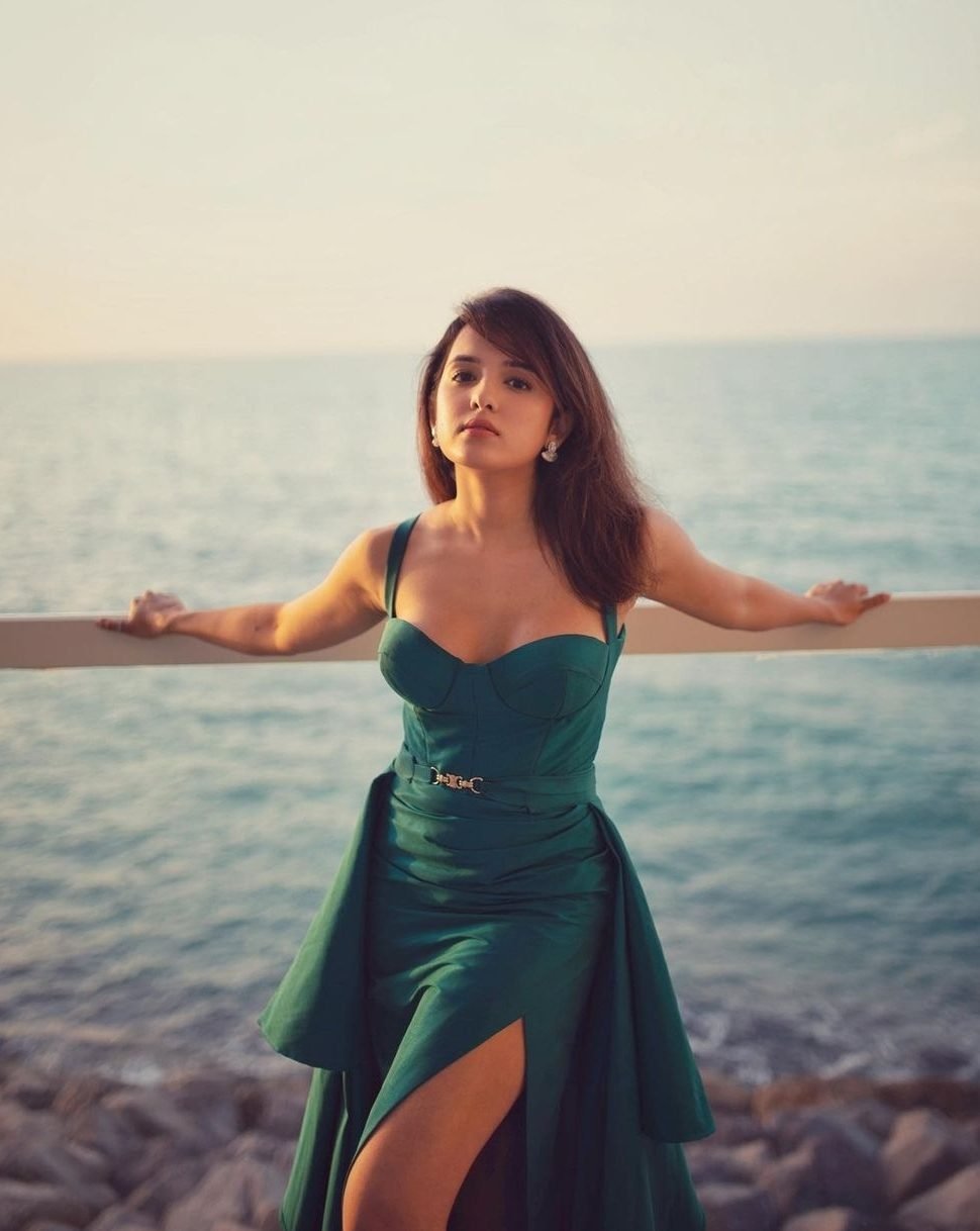 Shirley Setia Wiki, Height, Weight, Age, Affairs, Measurements, Biography & More