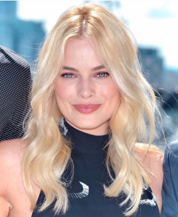 Margot Robbie Wiki, Height, Weight, Age, Affairs, Measurements, Biography & More
